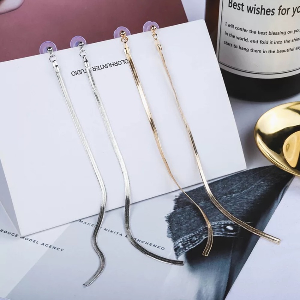 ⚜️[𝟯/$𝟭𝟴]⚜️Long Gold Thin Dainty Earrings NEW - Picture 4 of 9